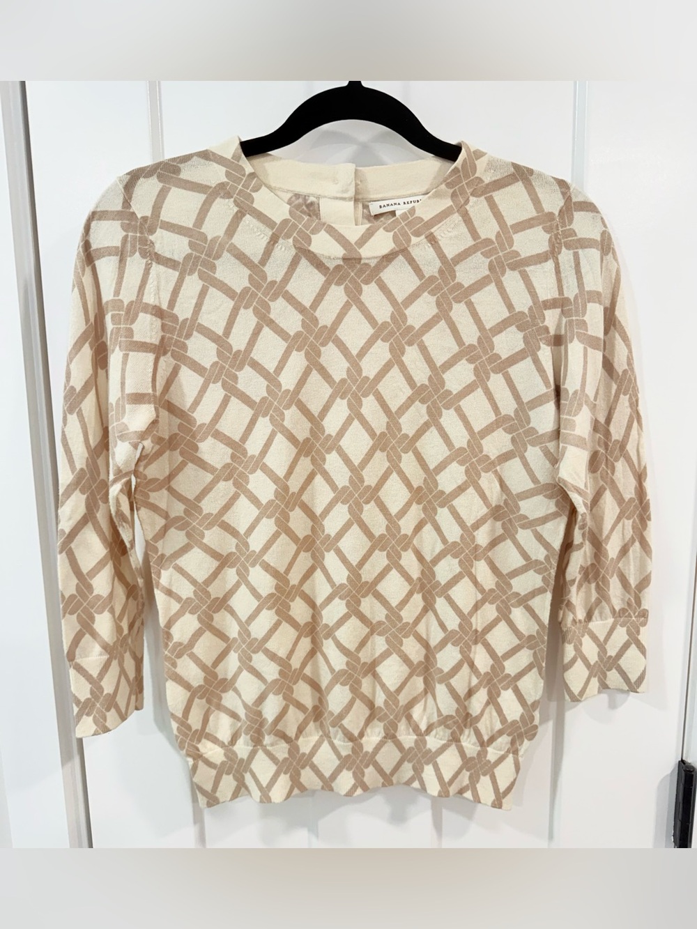 Banana Republic Cream and Beige Chain-Pattern Knit Top